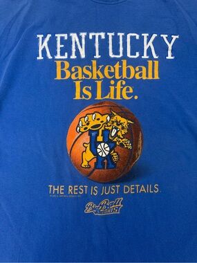 Vintage Kentucky Wildcats Basketball Is Life T Shirt Adult Large